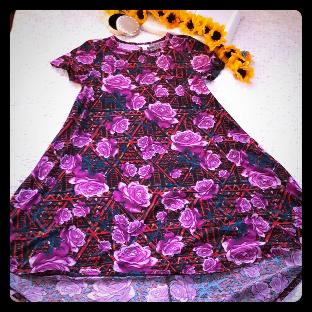 Rose 🌹 over Tribal Print Carly